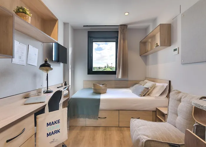 Livensa Living Salamanca Albergue Juvenil